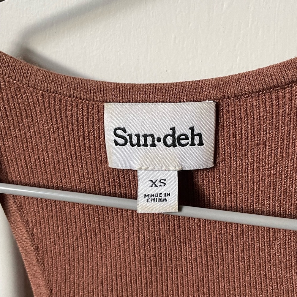Sun-Deh Brown Top